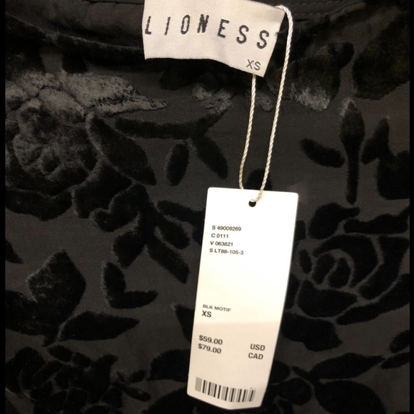 Lioness - Eastside Velvet Crop Top in Black XS - Picture 7 of 7
